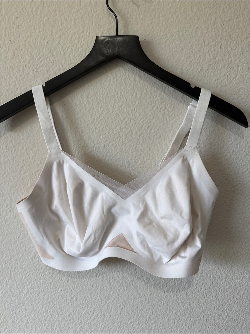 Honeylove White Wireless Bralette with Mesh Insets